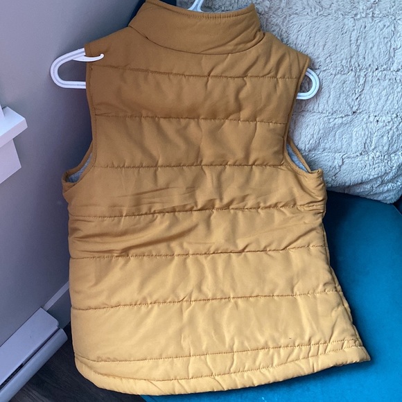 Size small vest - Picture 2 of 3